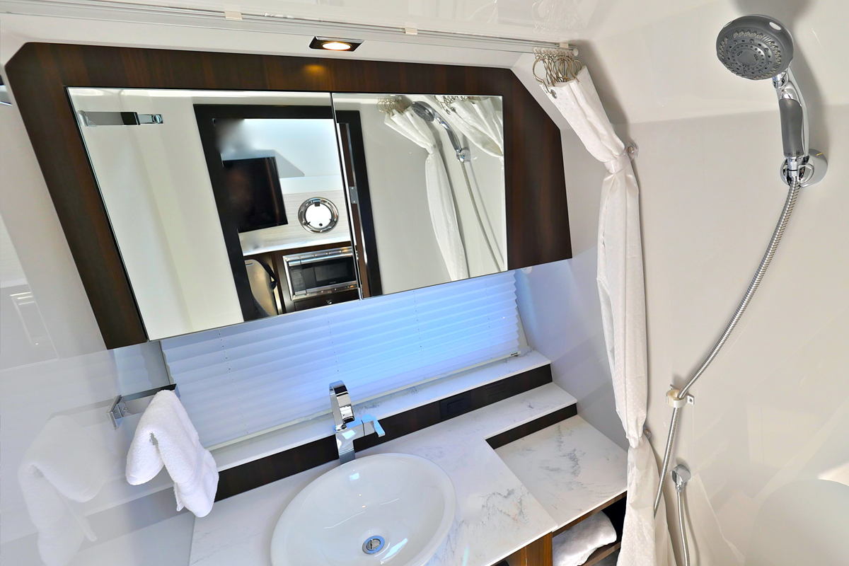 Cruisers Yachts 42 GLS