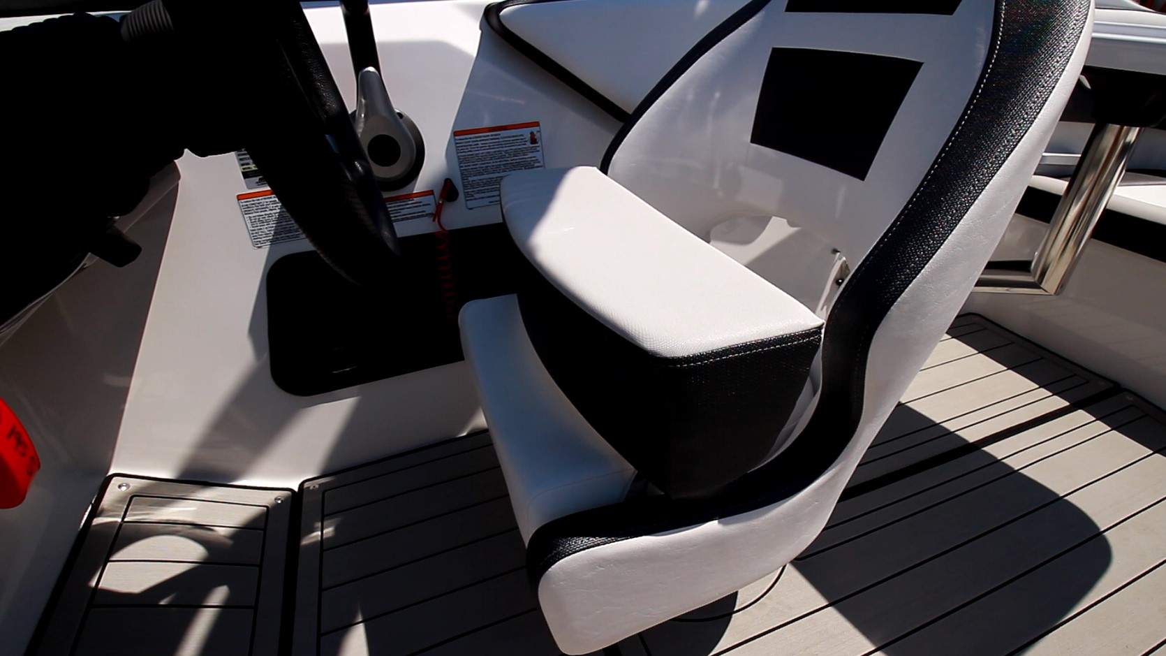 Helm seat and bolster