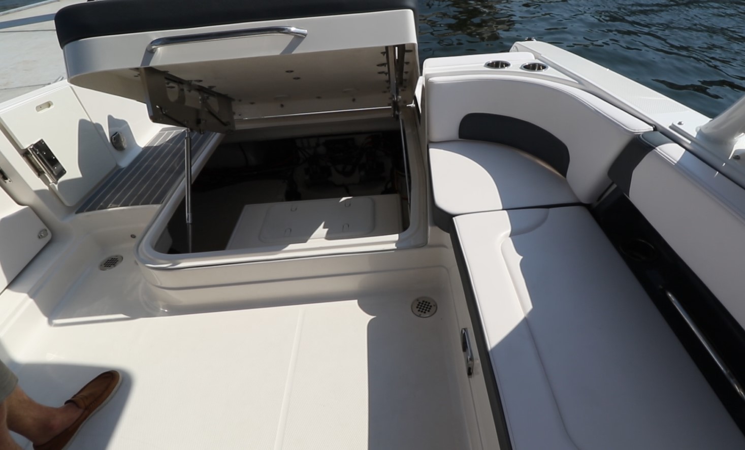 Boat mechanical compartment