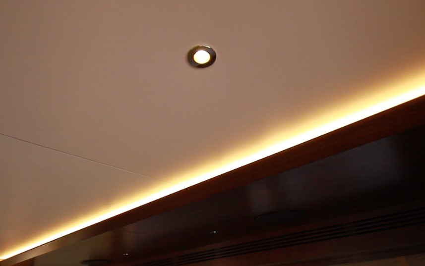 Salon overhead lighting