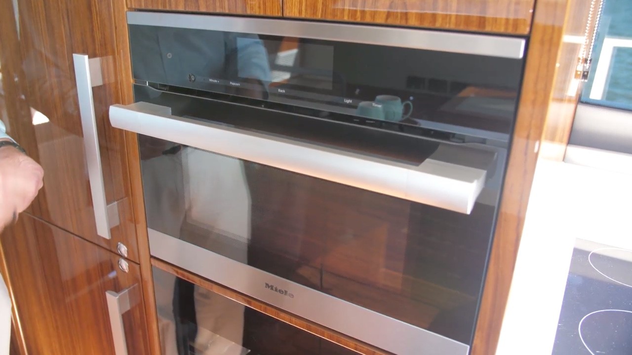 Convection oven