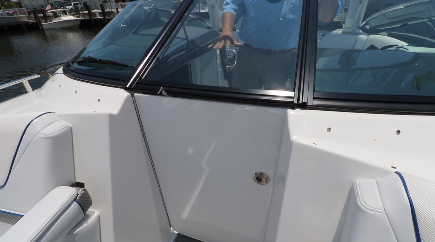 Closed bow door and windshield