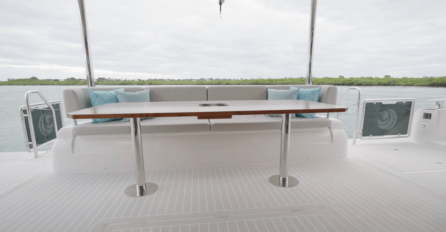 Aquila 50 aft deck