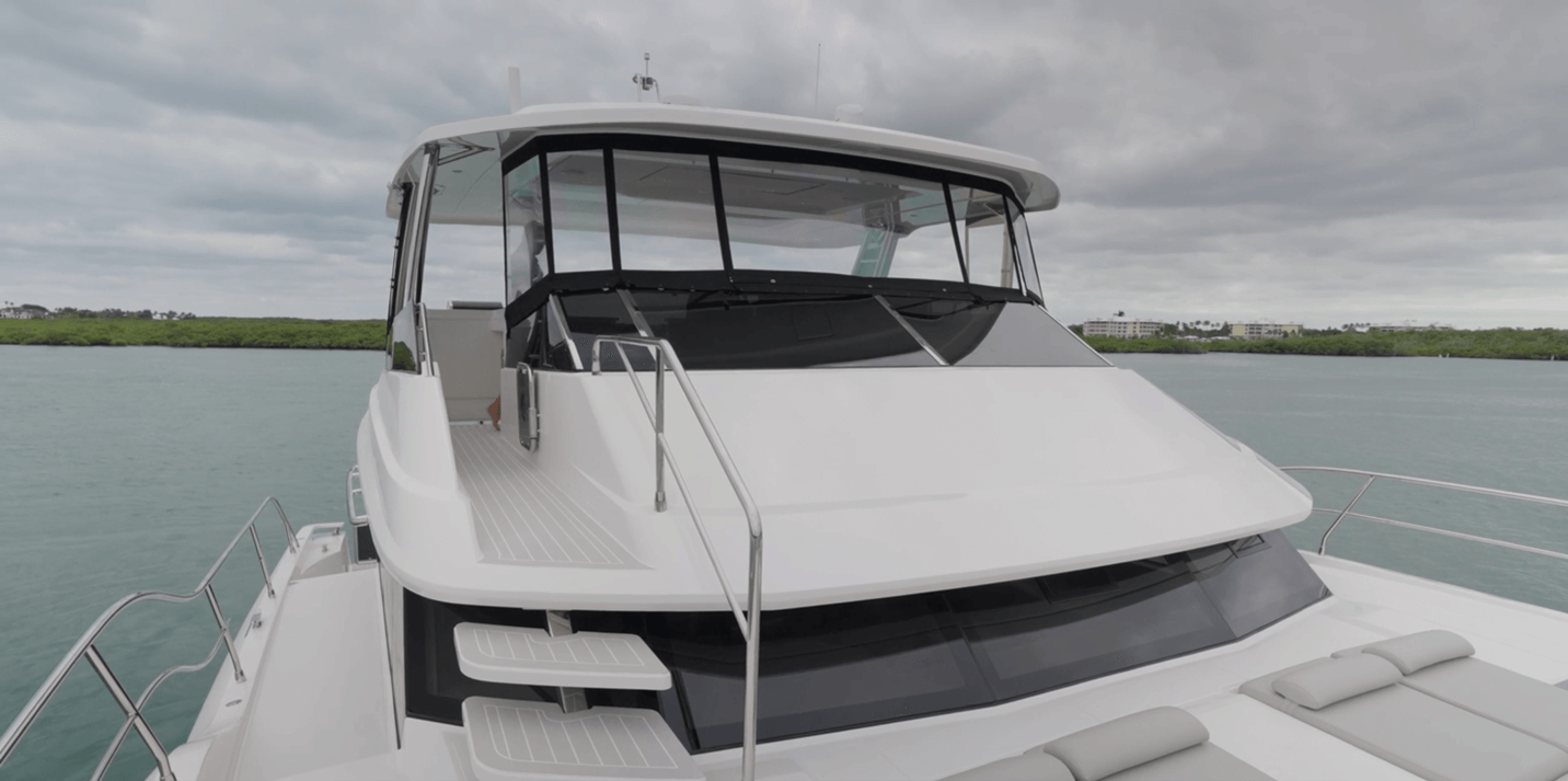 Aquila 50 steps from the bow to the bridge deck forward