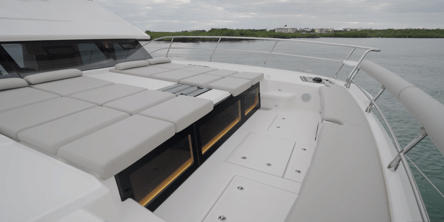 Aquila 50 forward deck lounge seating