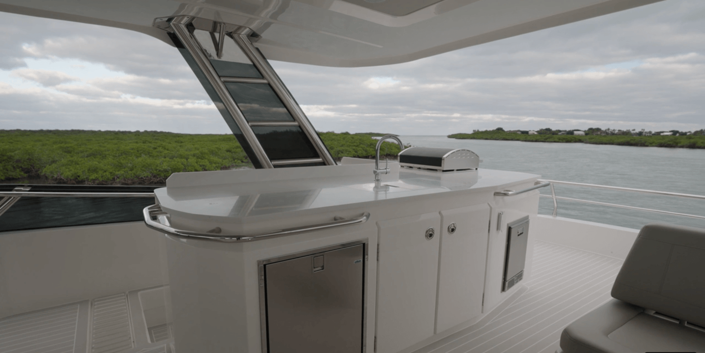 Aquila 50 galley console