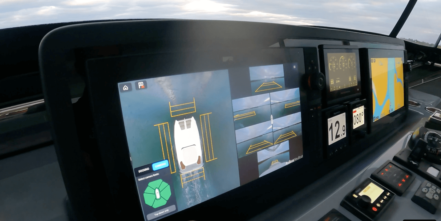 Aquila 50 helm with close up of the Abacus screen