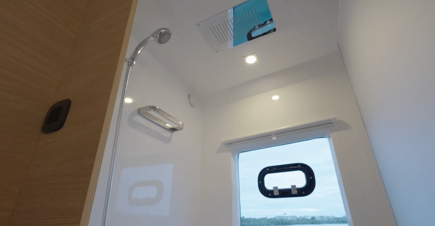 Aquila 50 shower compartment