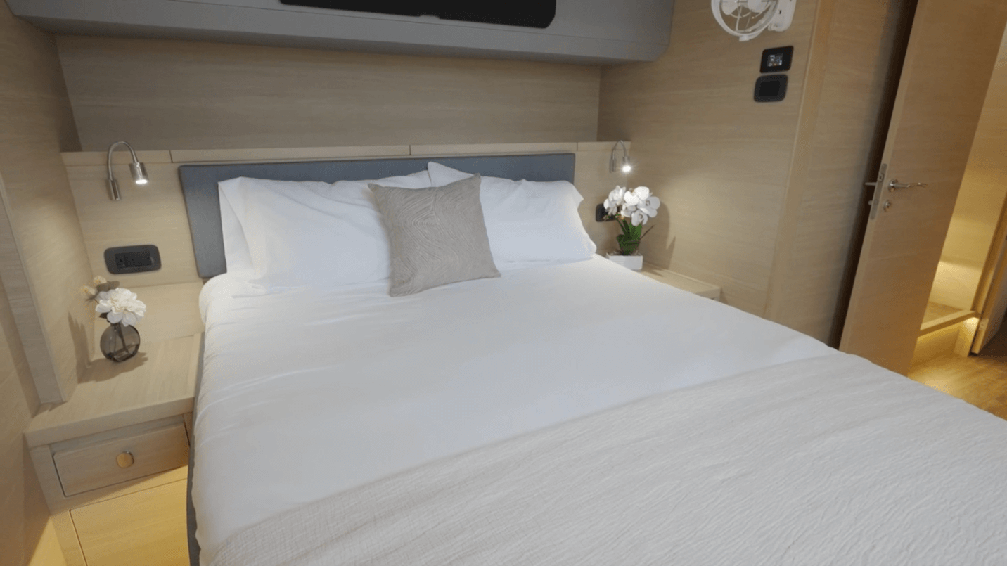 Aquila 50 starboard VIP