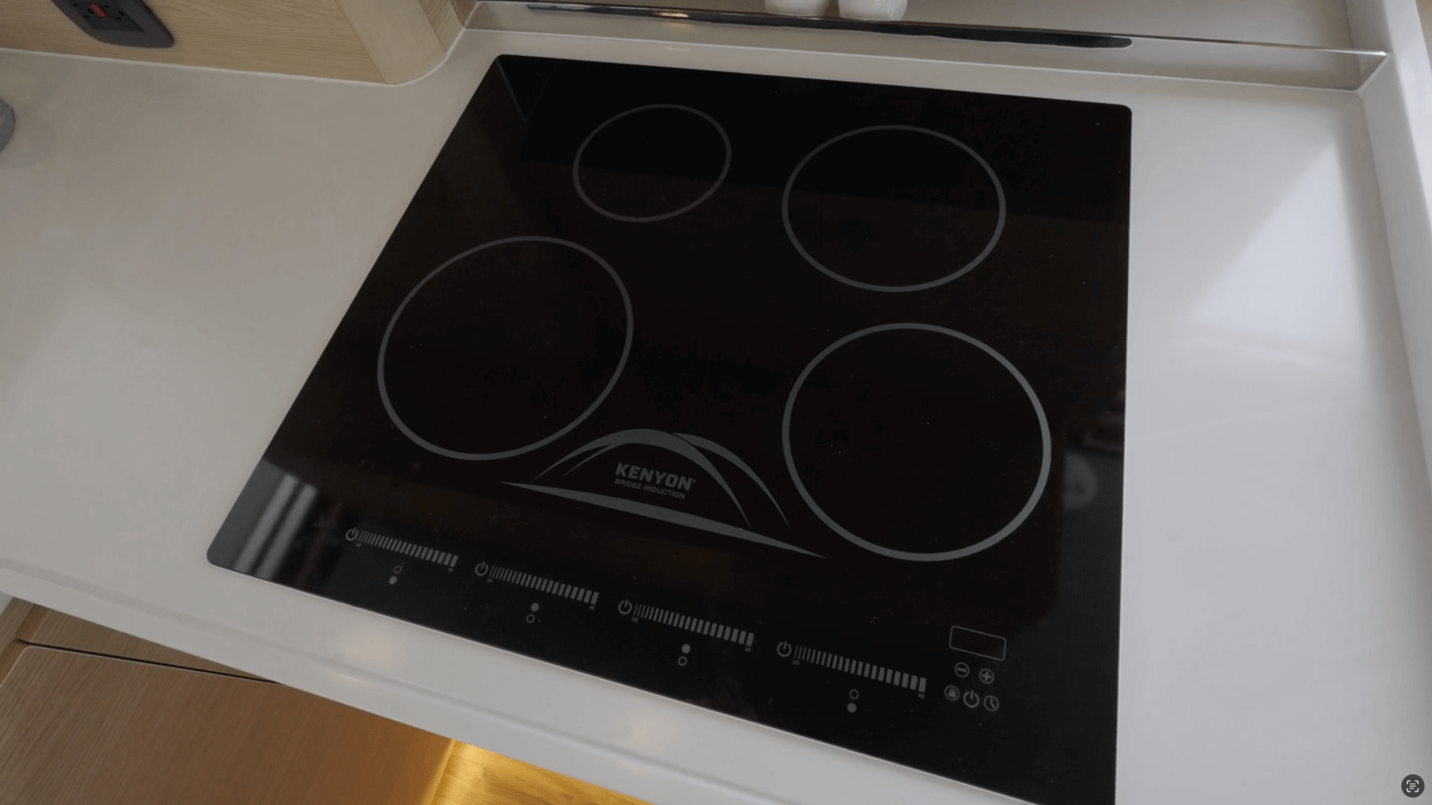 Aquila 50 induction stove top