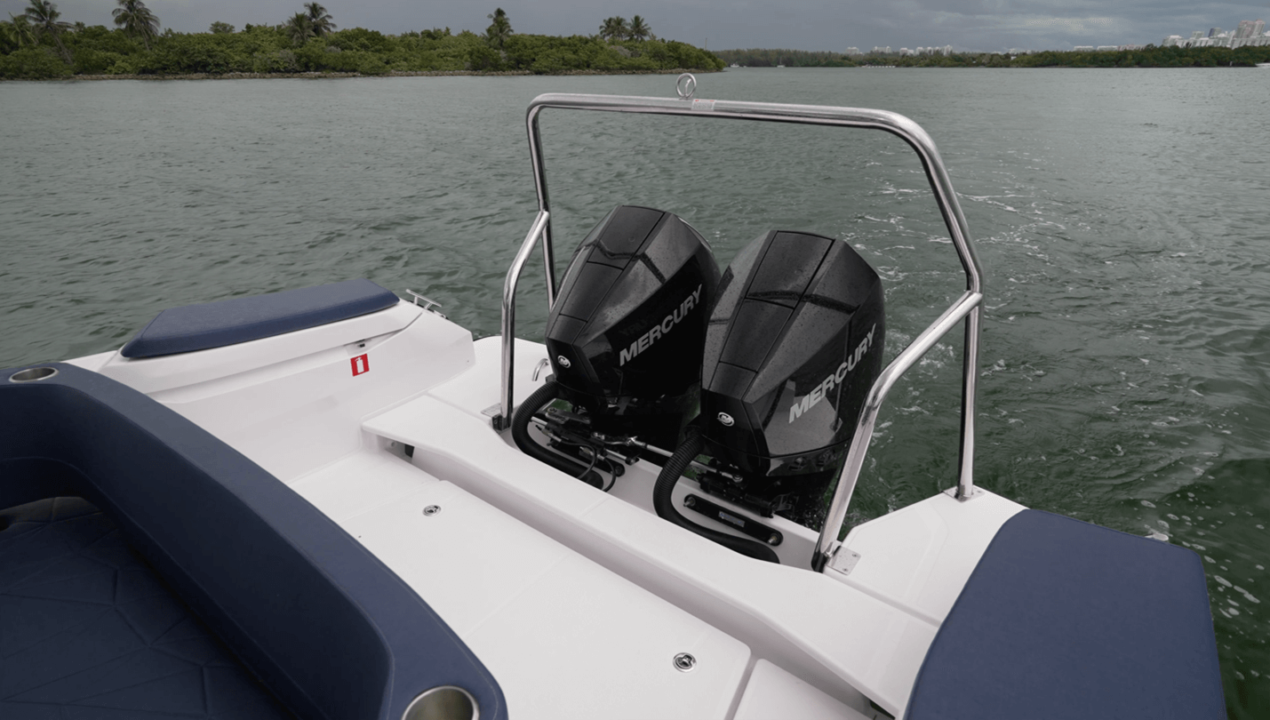 Axopar 29 Sun Top 2x200-hp Mercury outboards
