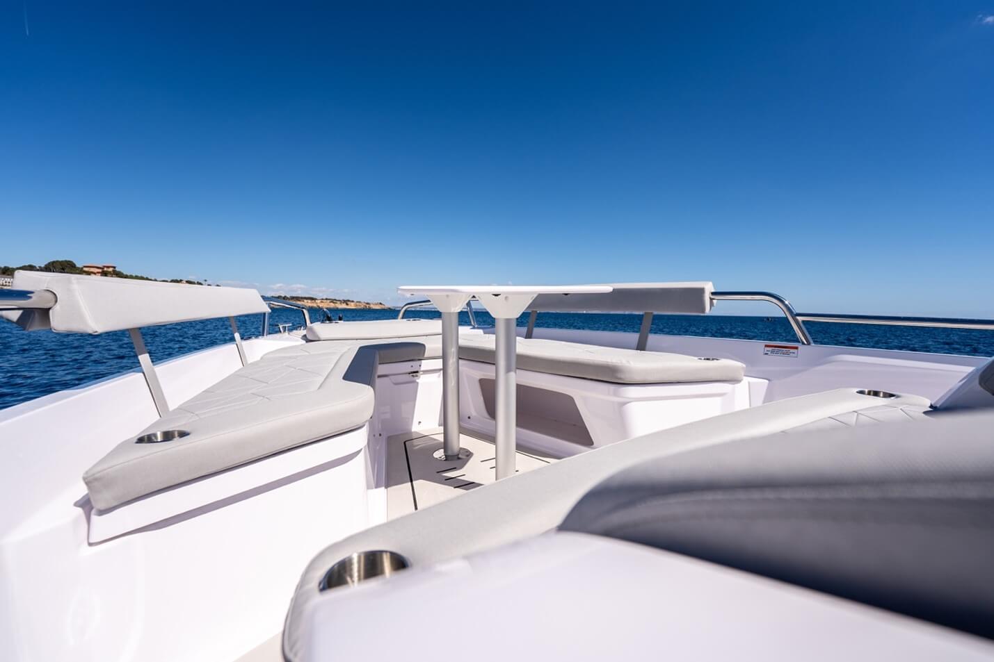 Axopar 29 Sun Top table transforms the bow