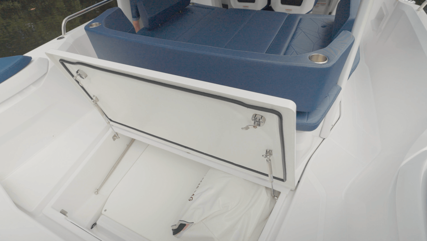Axopar 29 Sun Top large storage compartment