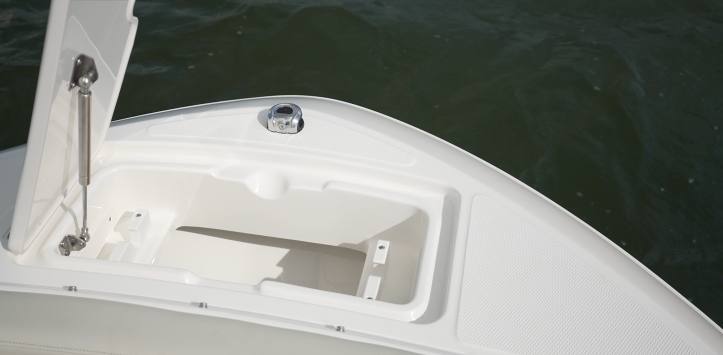 Boston Whaler 210 Vantage anchor locker