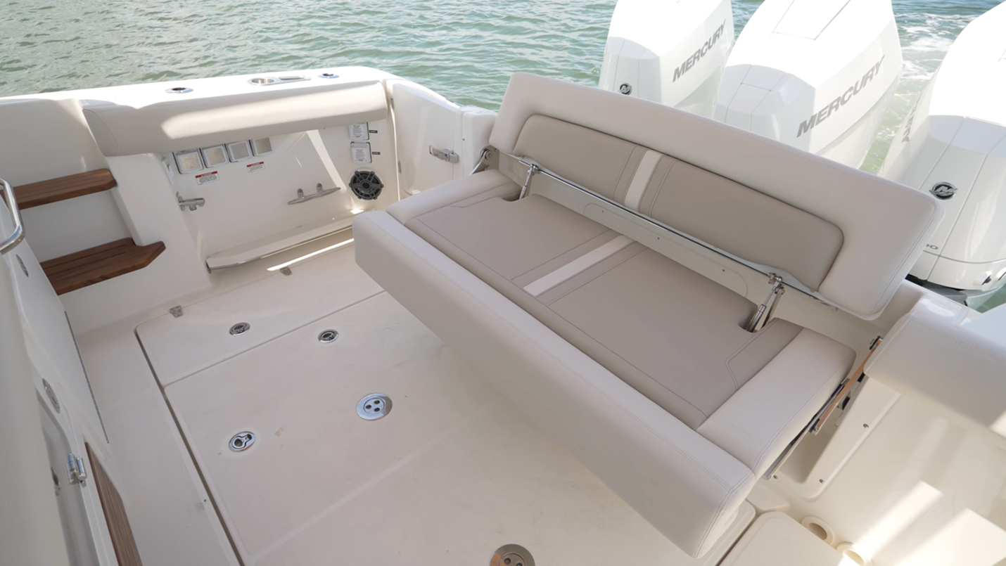 Boston Whaler 350 Realm two large fish boxes