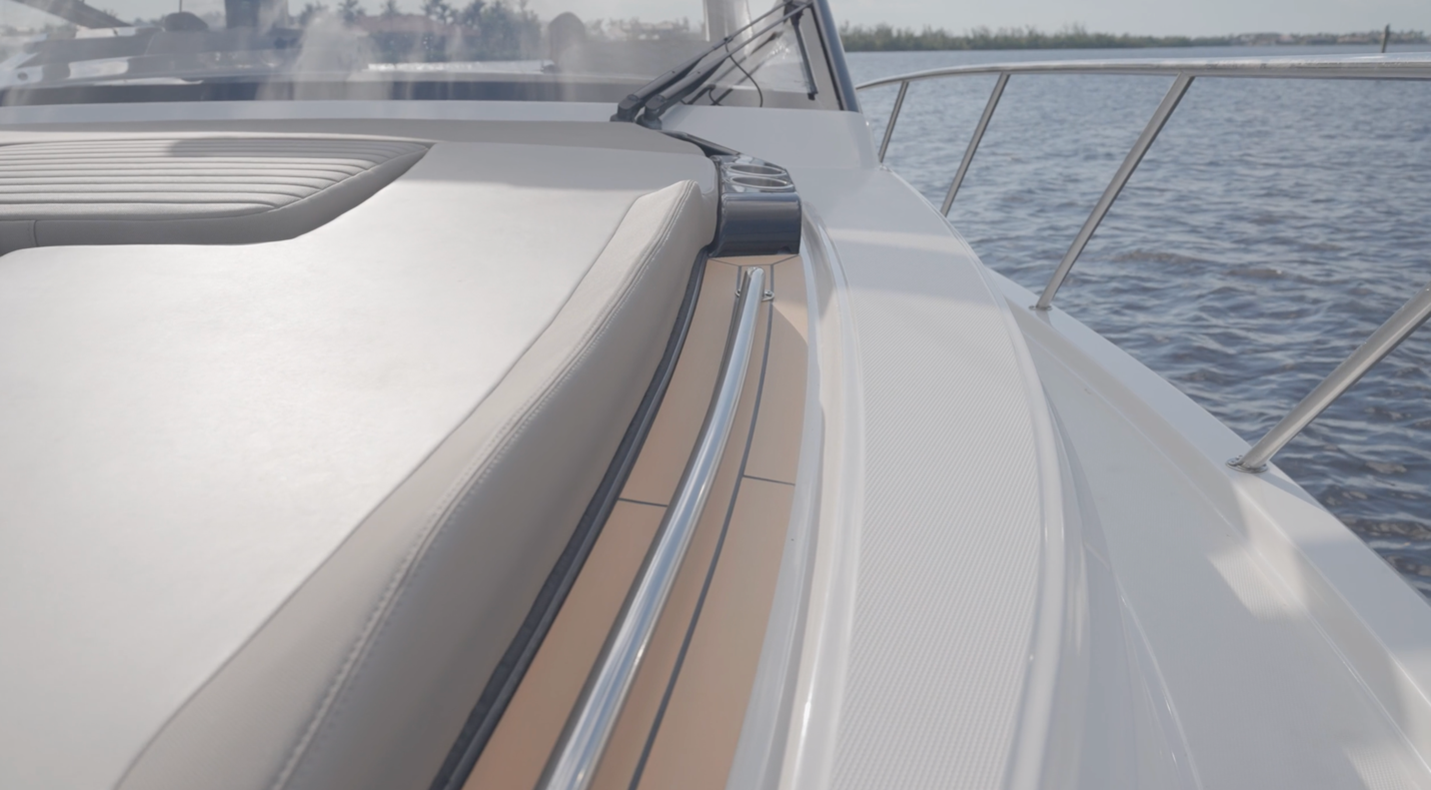 Boston Whaler 365 Conquest full length grabs