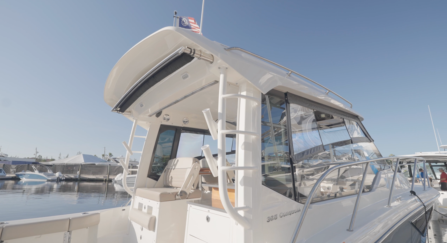 Boston Whaler 365 Conquest ladders and rod holders