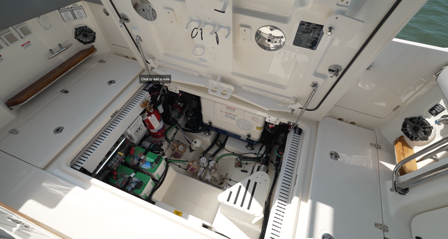 Boston Whaler 380 Realm center hatch