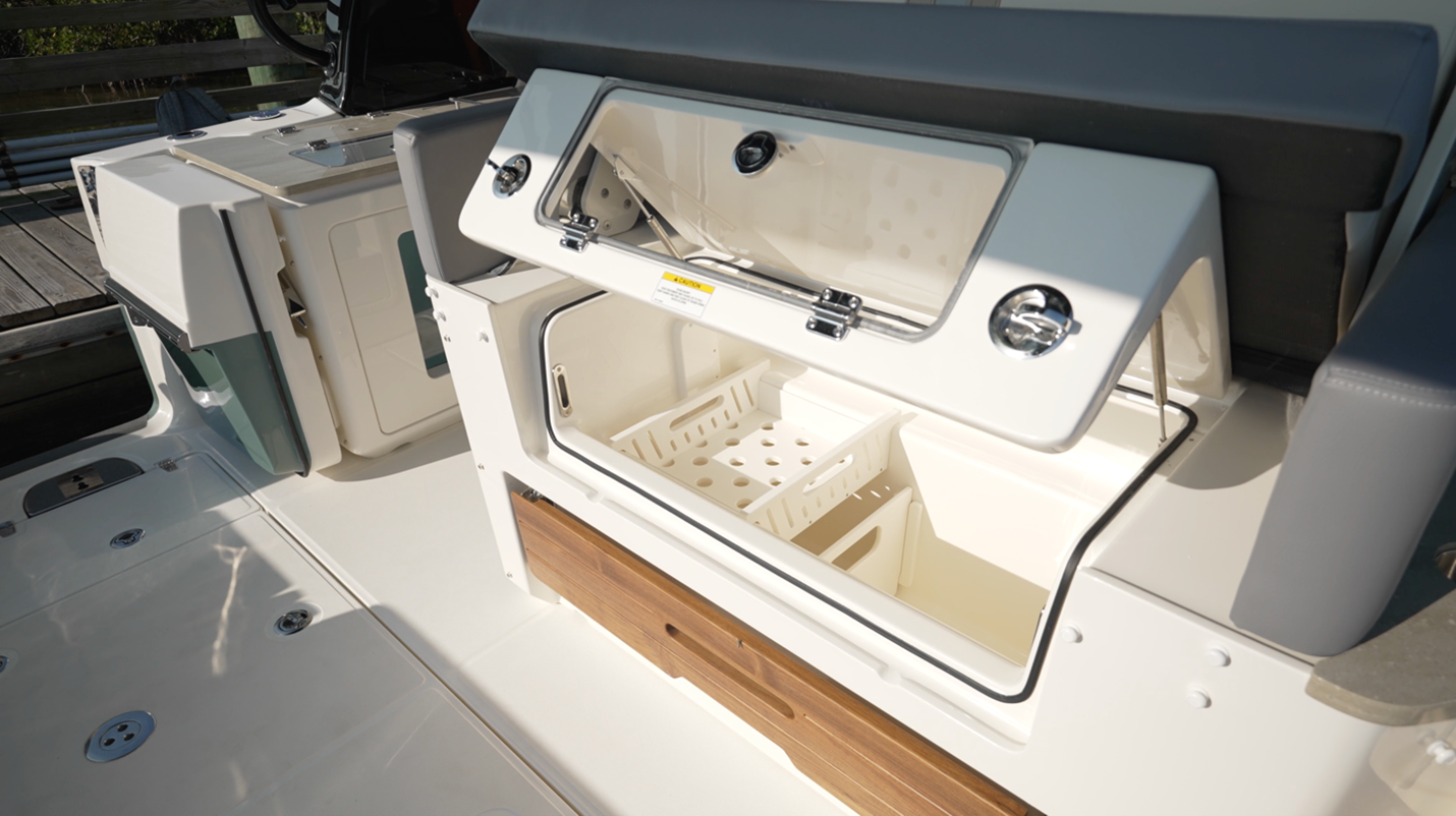 Boston Whaler 380 Realm 260-quart cooler