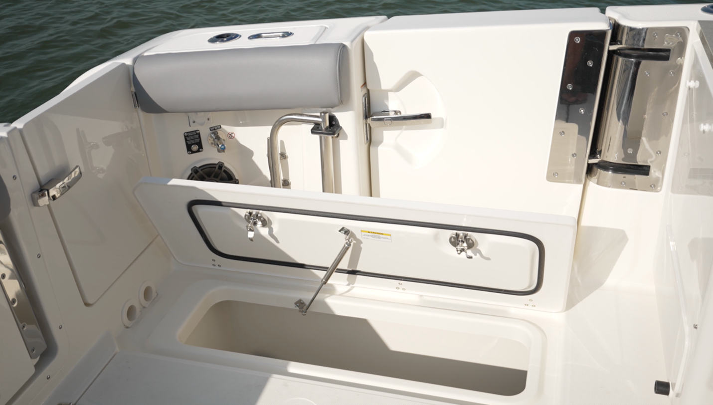 Boston Whaler 380 Realm fish boxes