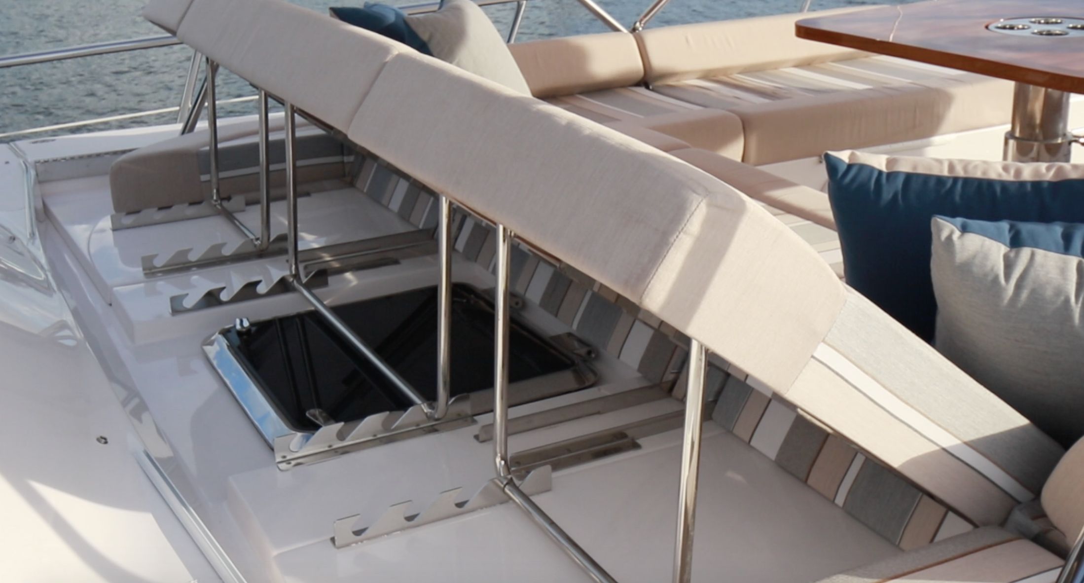 Riviera Belize 66 Daybridge