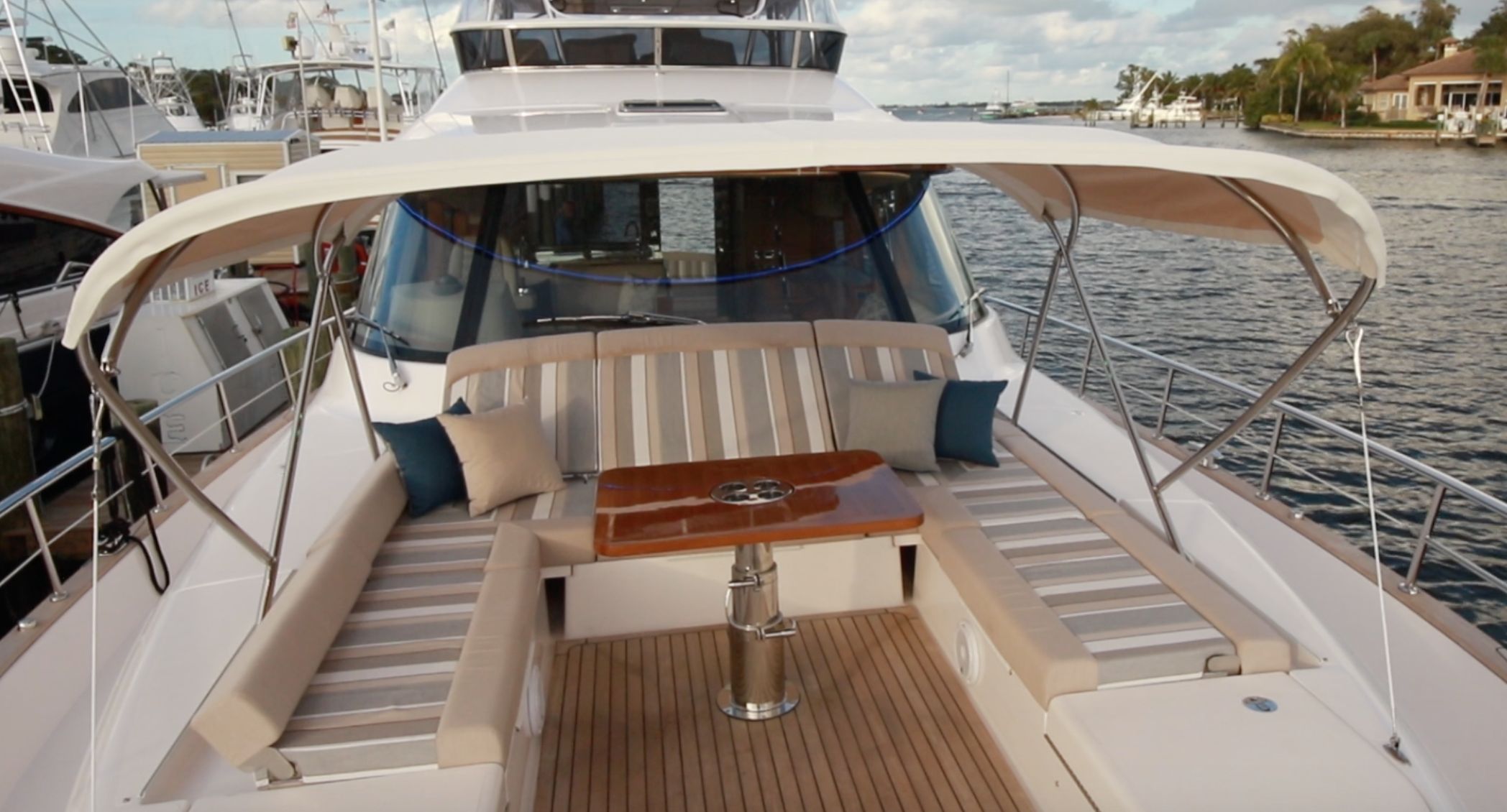 Riviera Belize 66 Daybridge