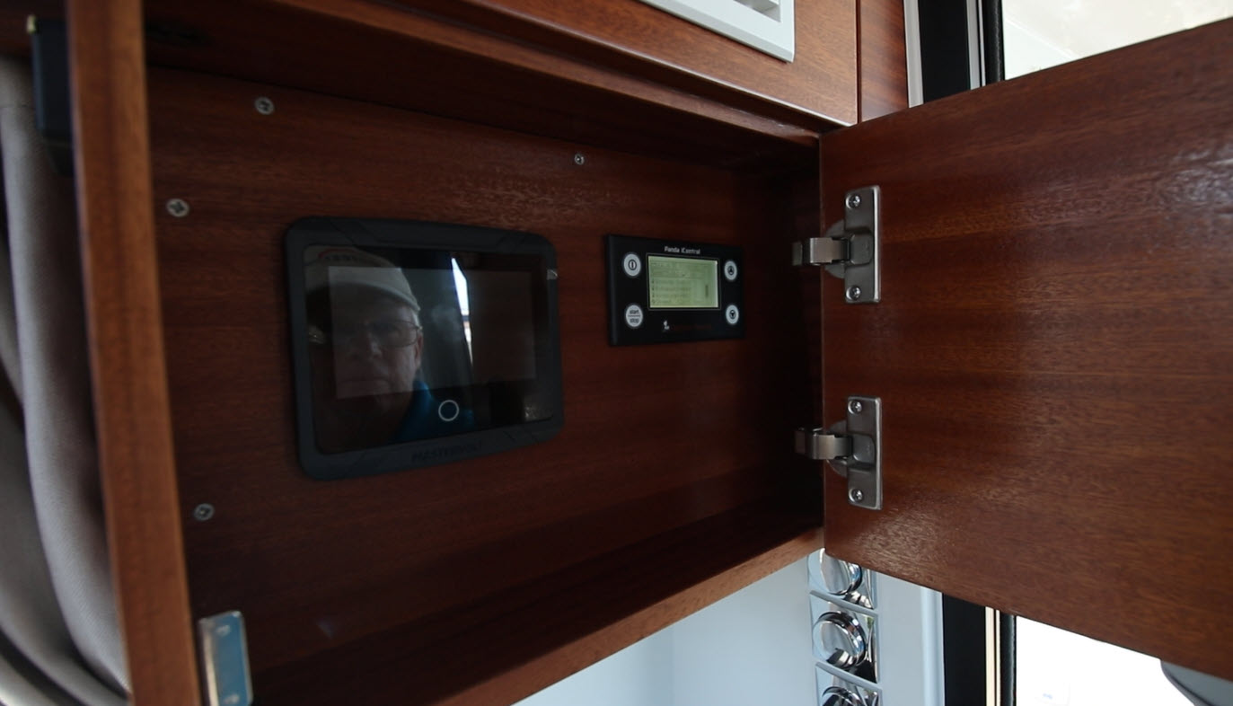 Nimbus 365 Coupe 110V access panel