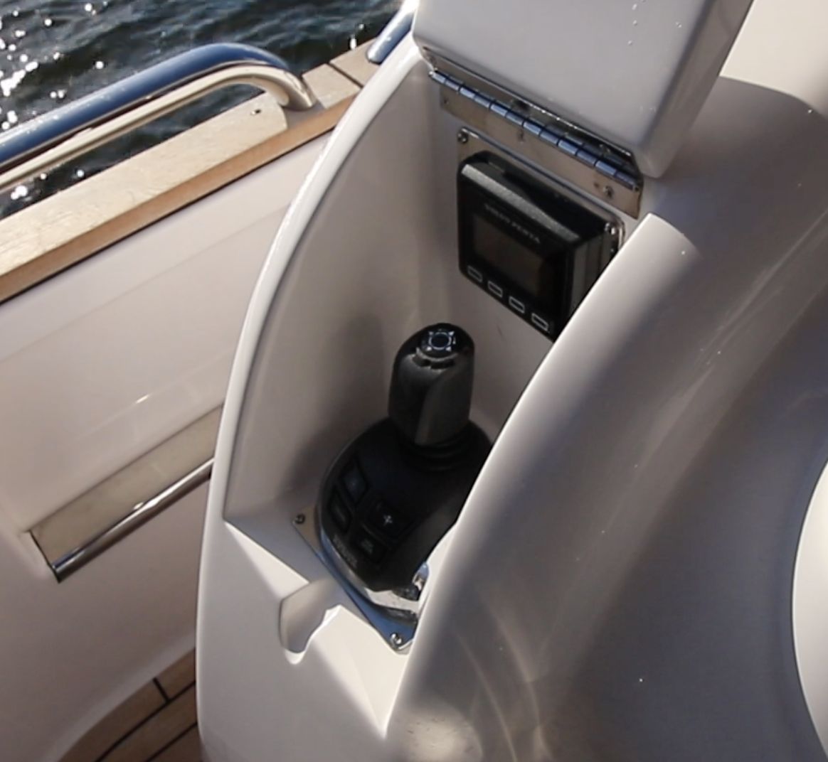 Riviera Belize 66 Daybridge