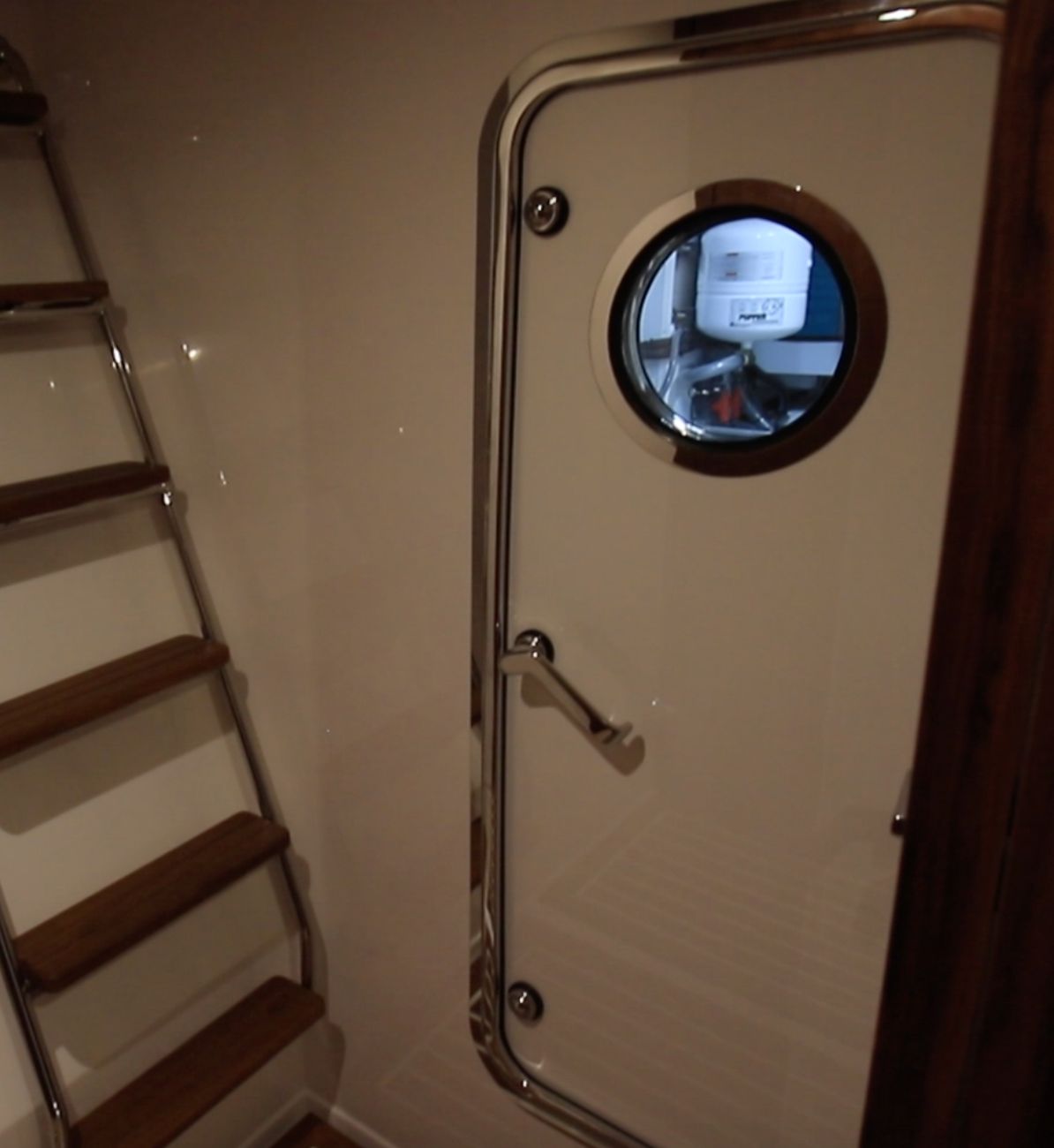 Riviera Belize 66 Daybridge