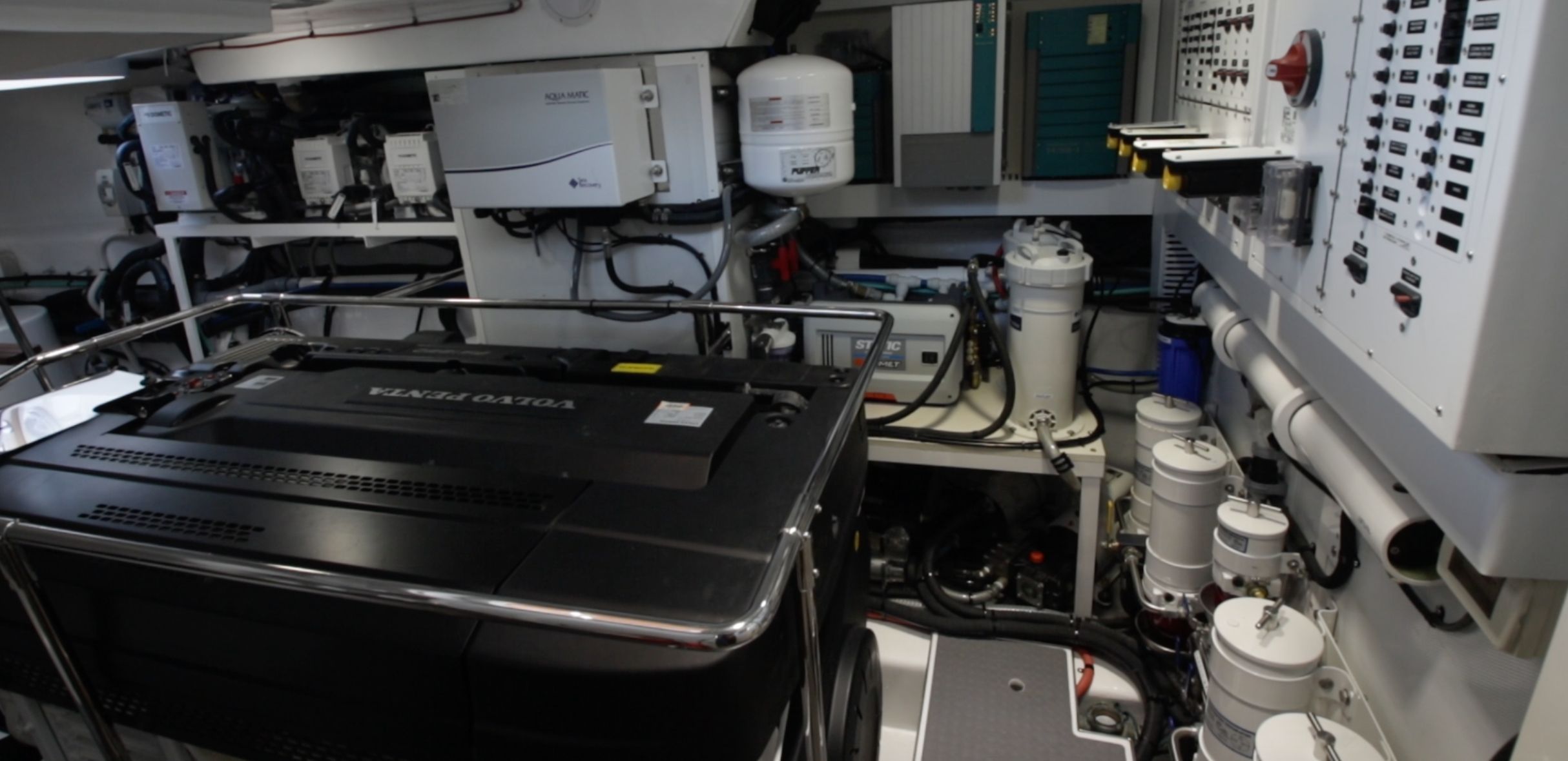 Riviera Belize 66 Daybridge