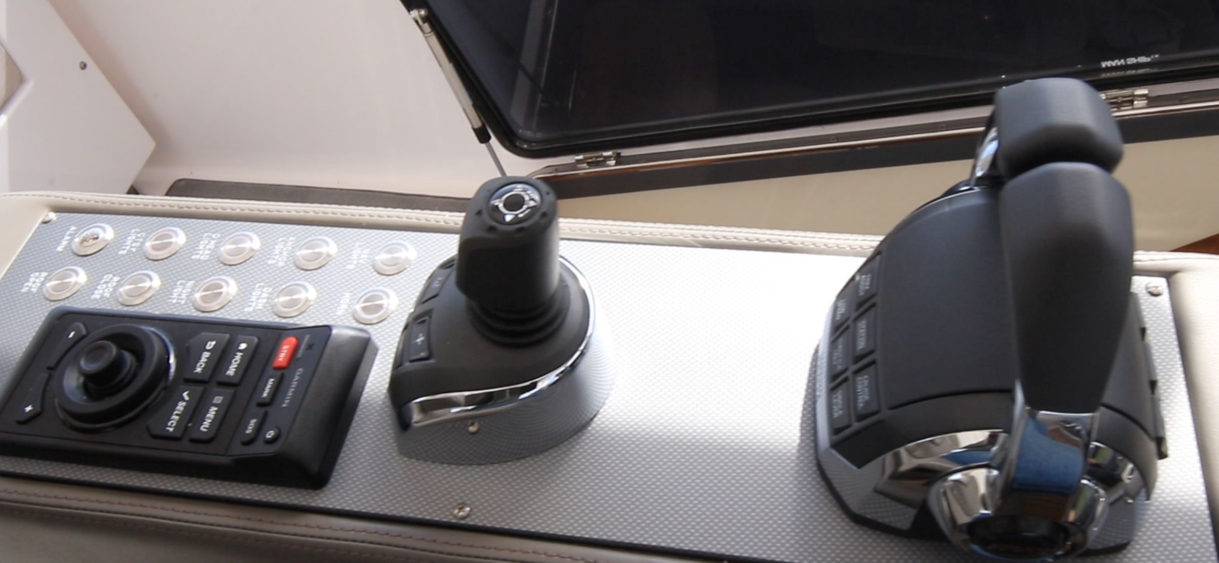 Riviera Belize 66 Daybridge