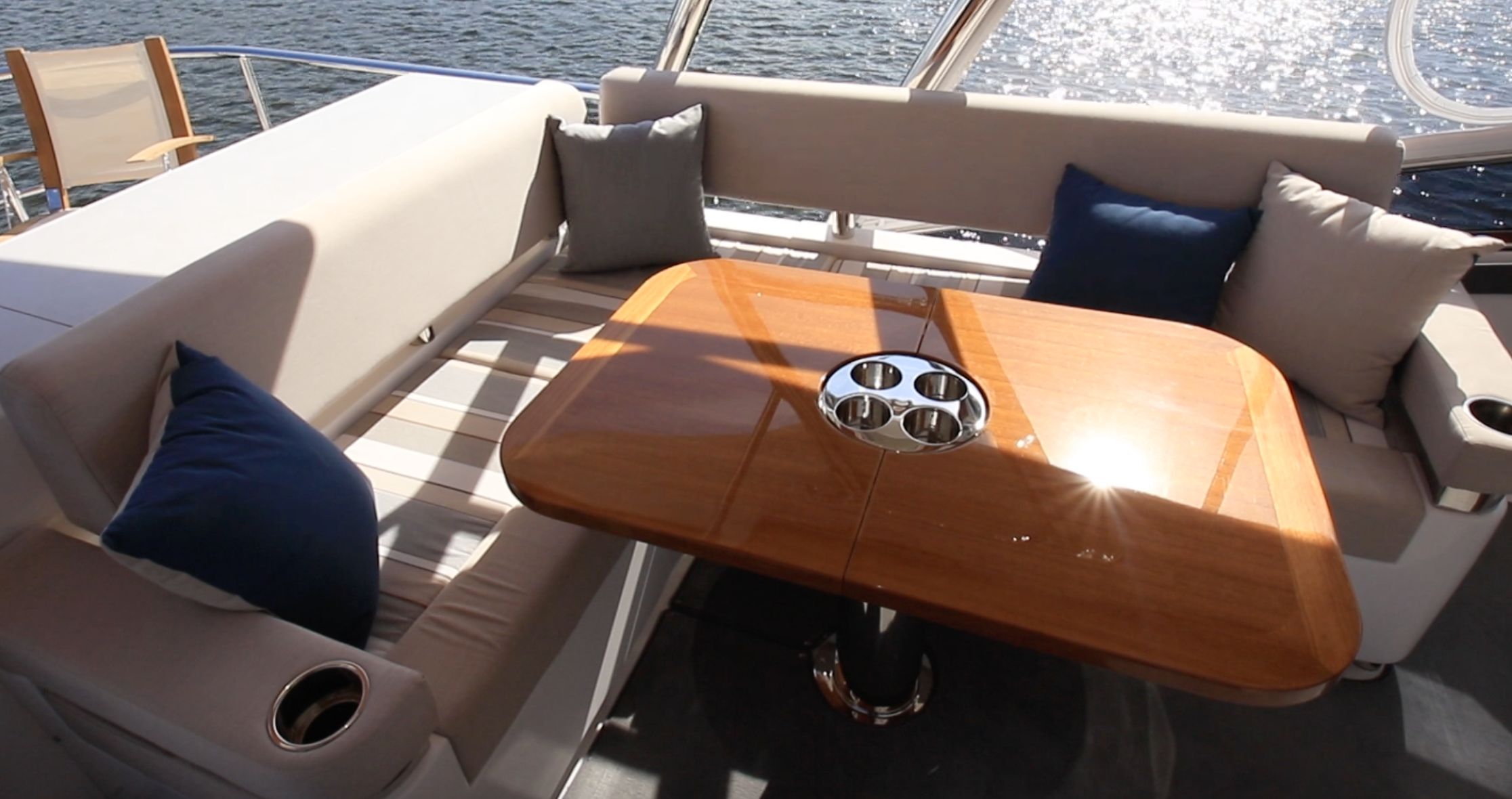 Riviera Belize 66 Daybridge