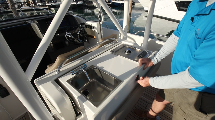 Fold away gas grill/wet bar