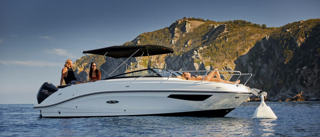 One of Freedom Boat Club's Sea Ray Models - Sun Sport 230