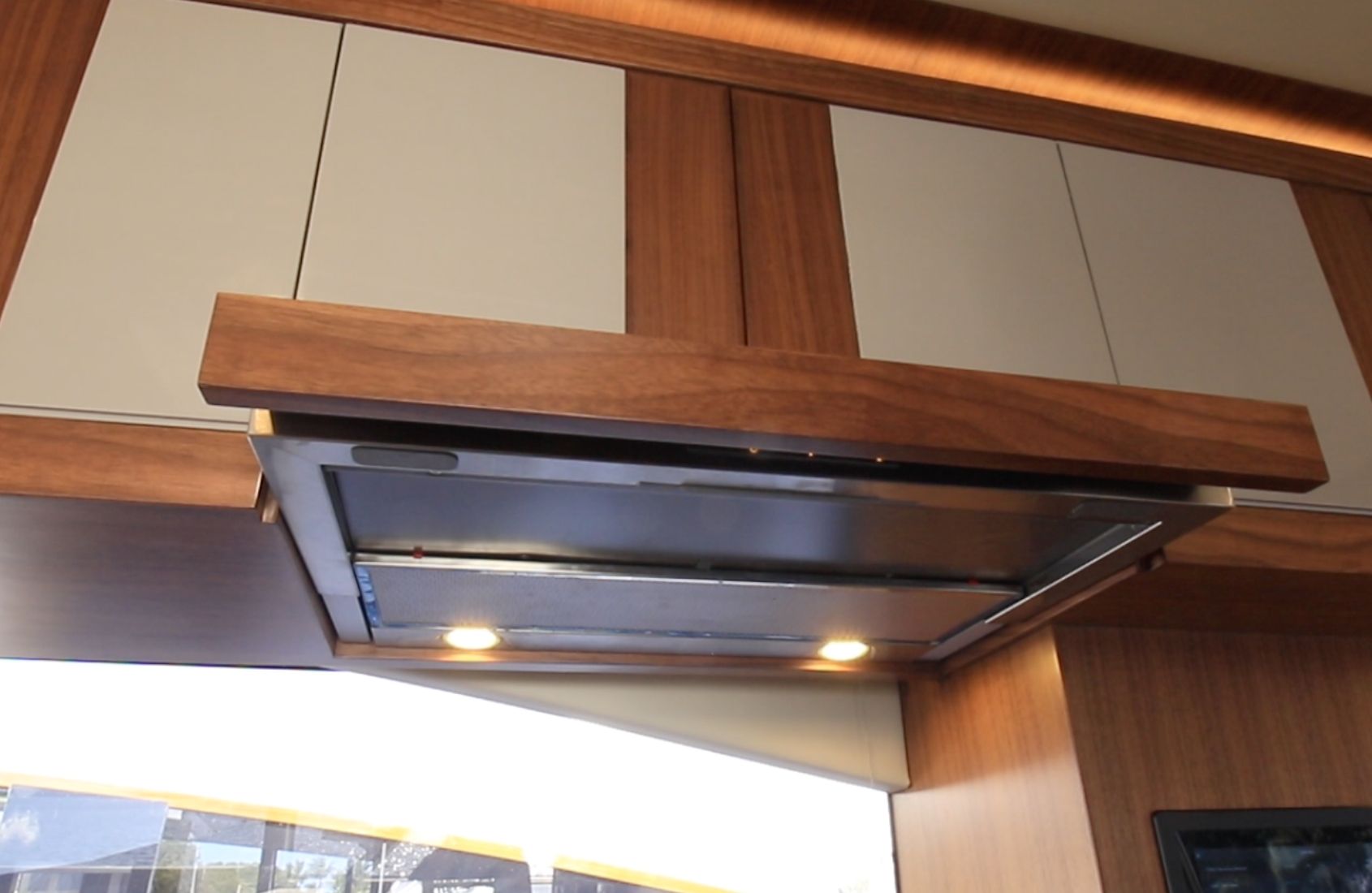 Riviera Belize 66 Daybridge