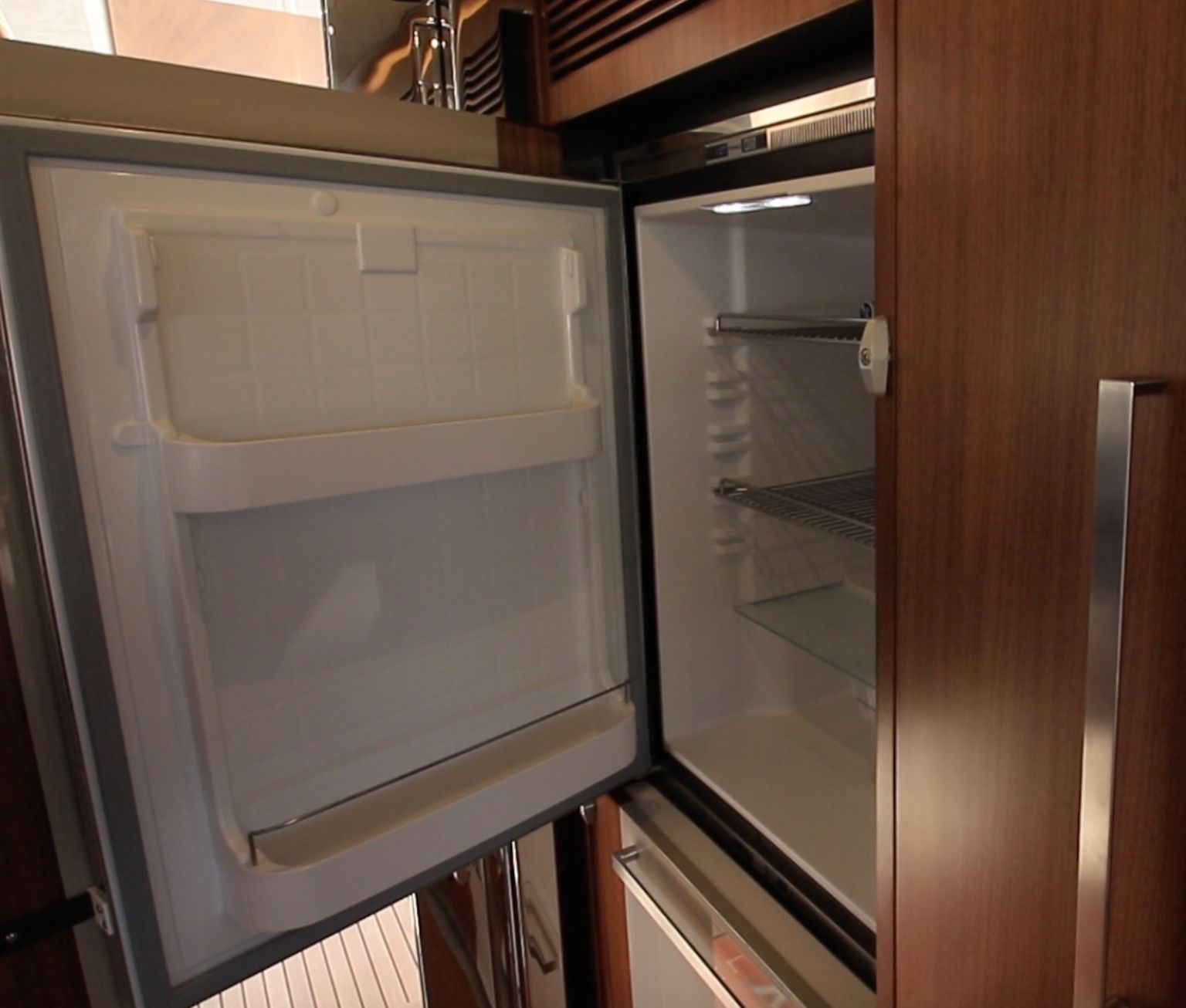 Riviera Belize 66 Daybridge