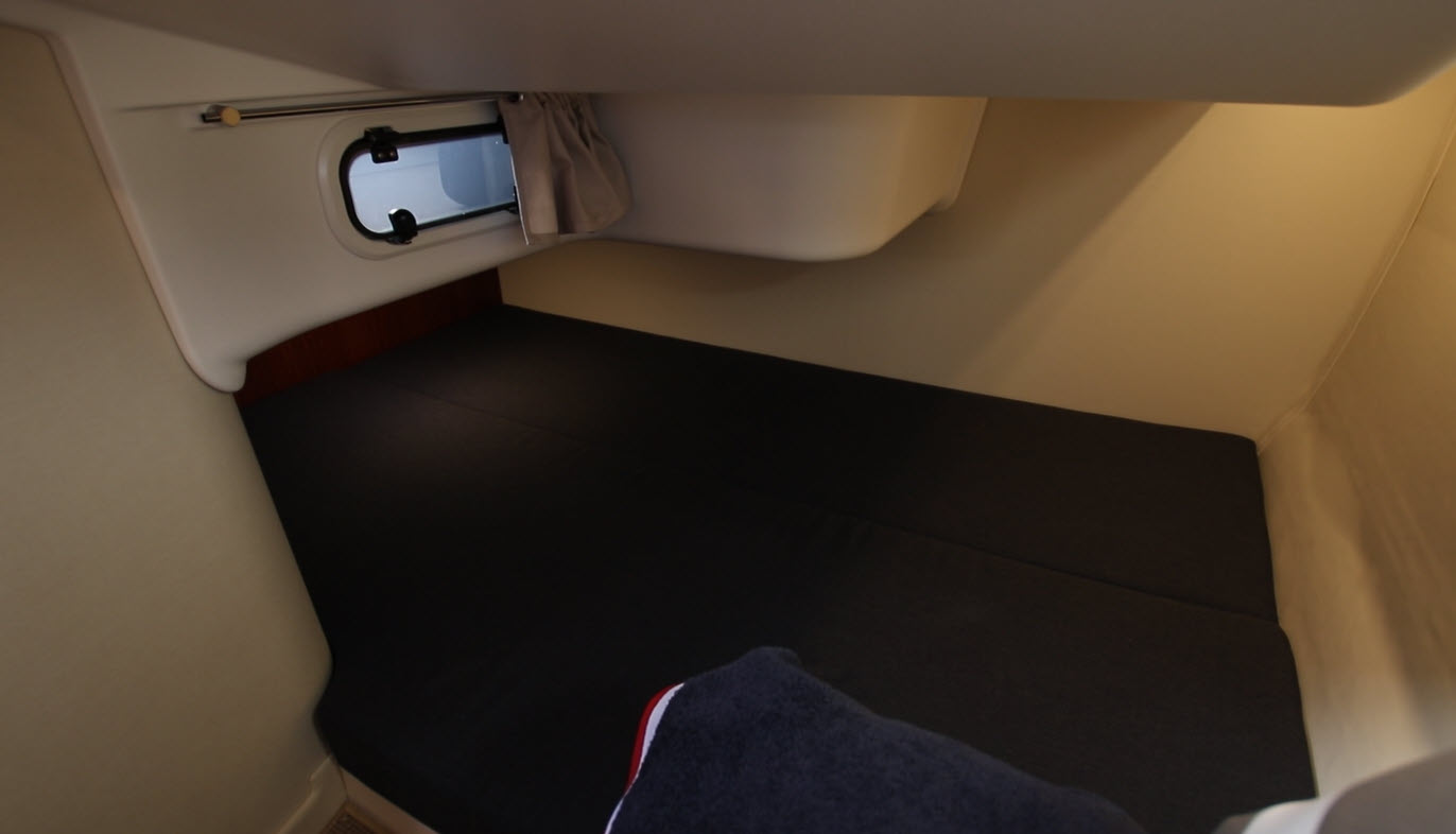 Nimbus 365 Coupe guest berthing