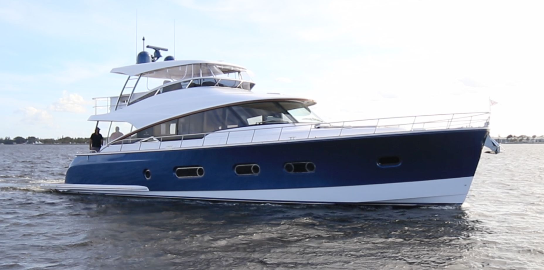 Riviera Belize 66 Daybridge