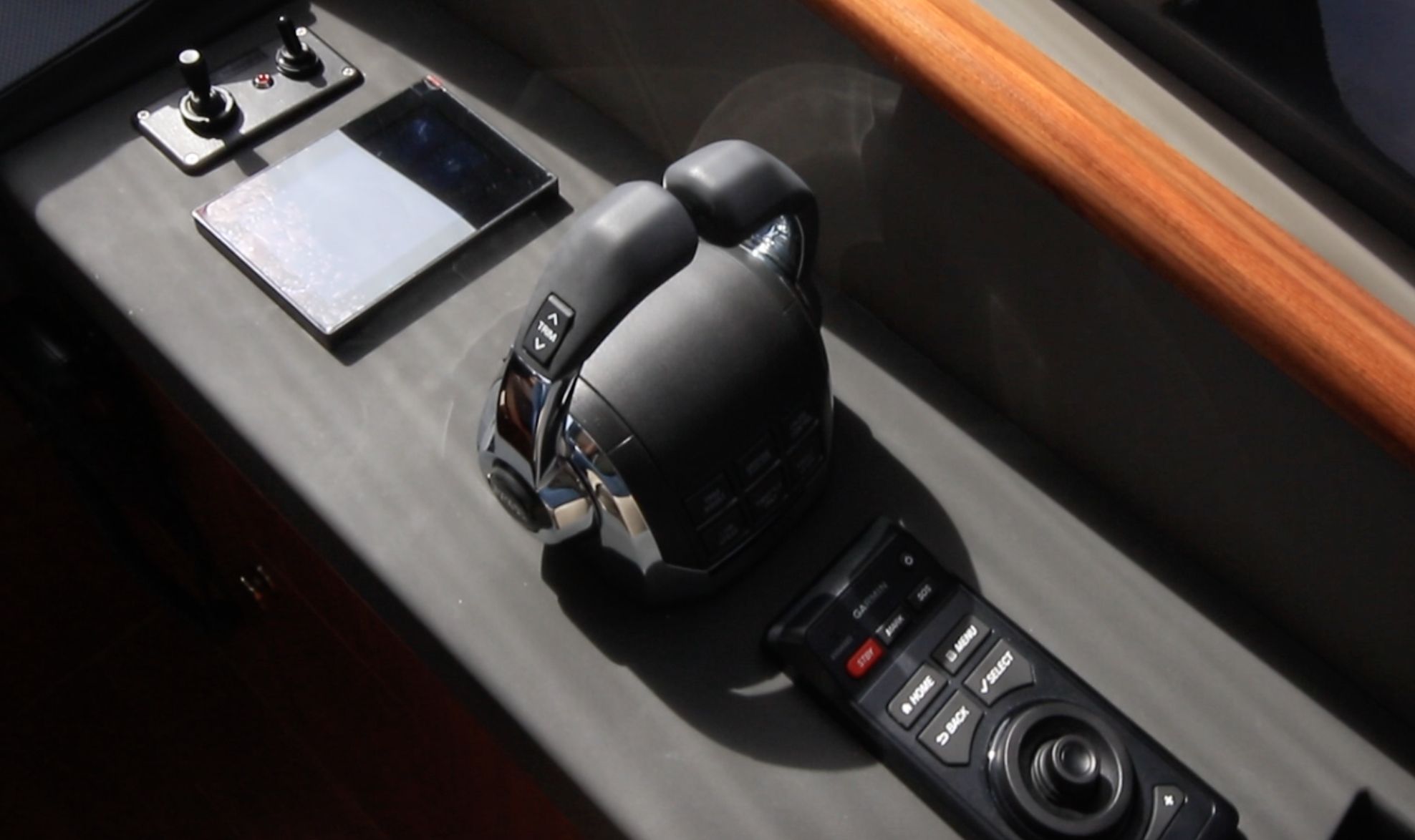 Riviera Belize 66 Daybridge