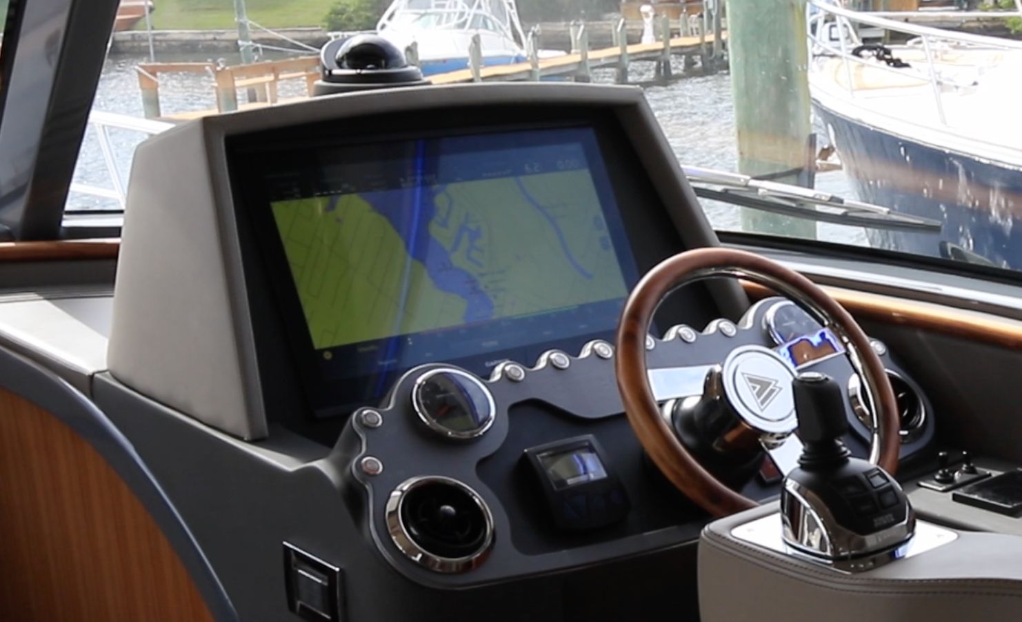 Riviera Belize 66 Daybridge