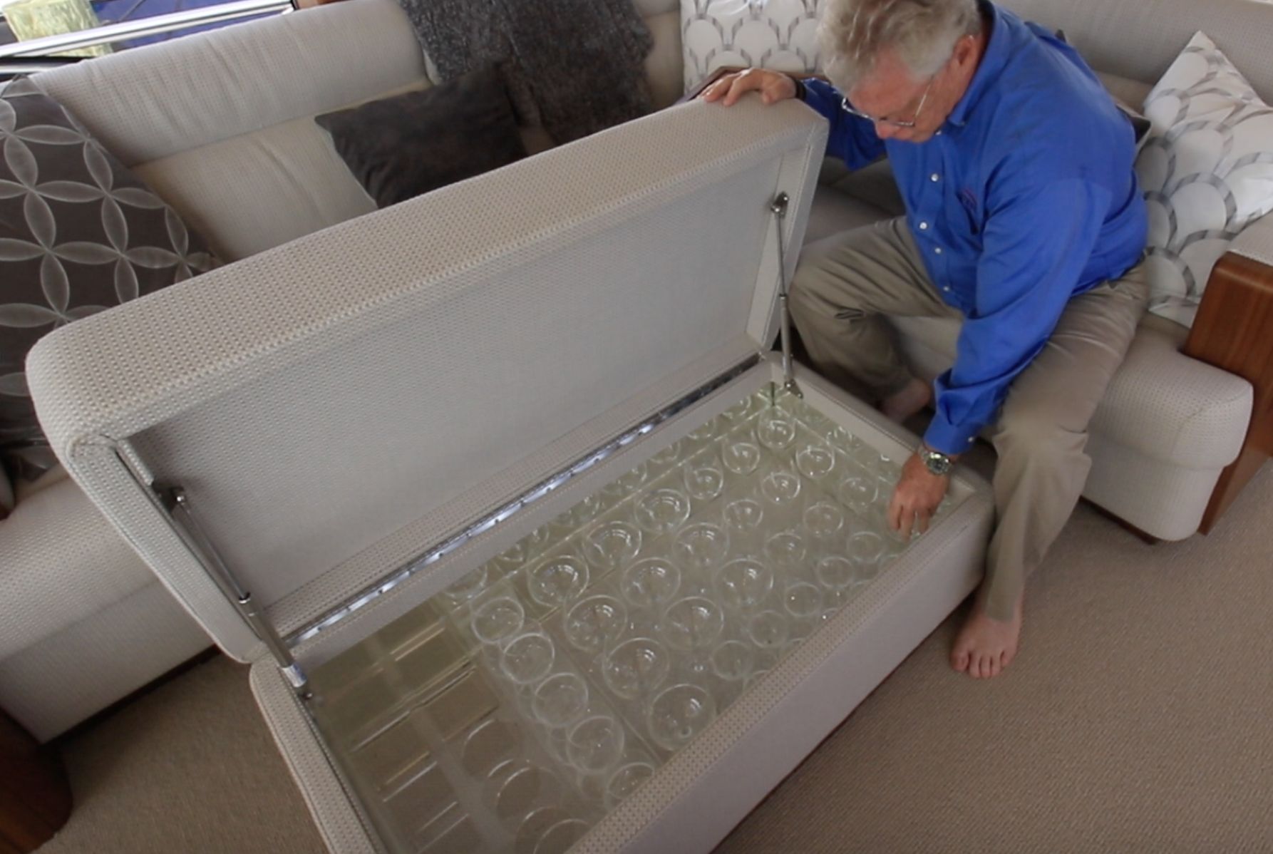 Riviera Belize 66 Daybridge