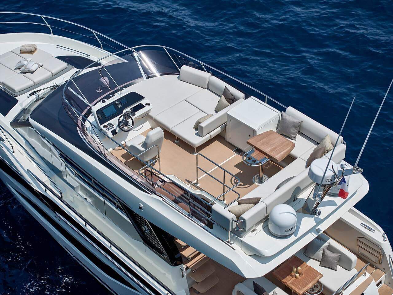 Prestige F4.9 open flybridge