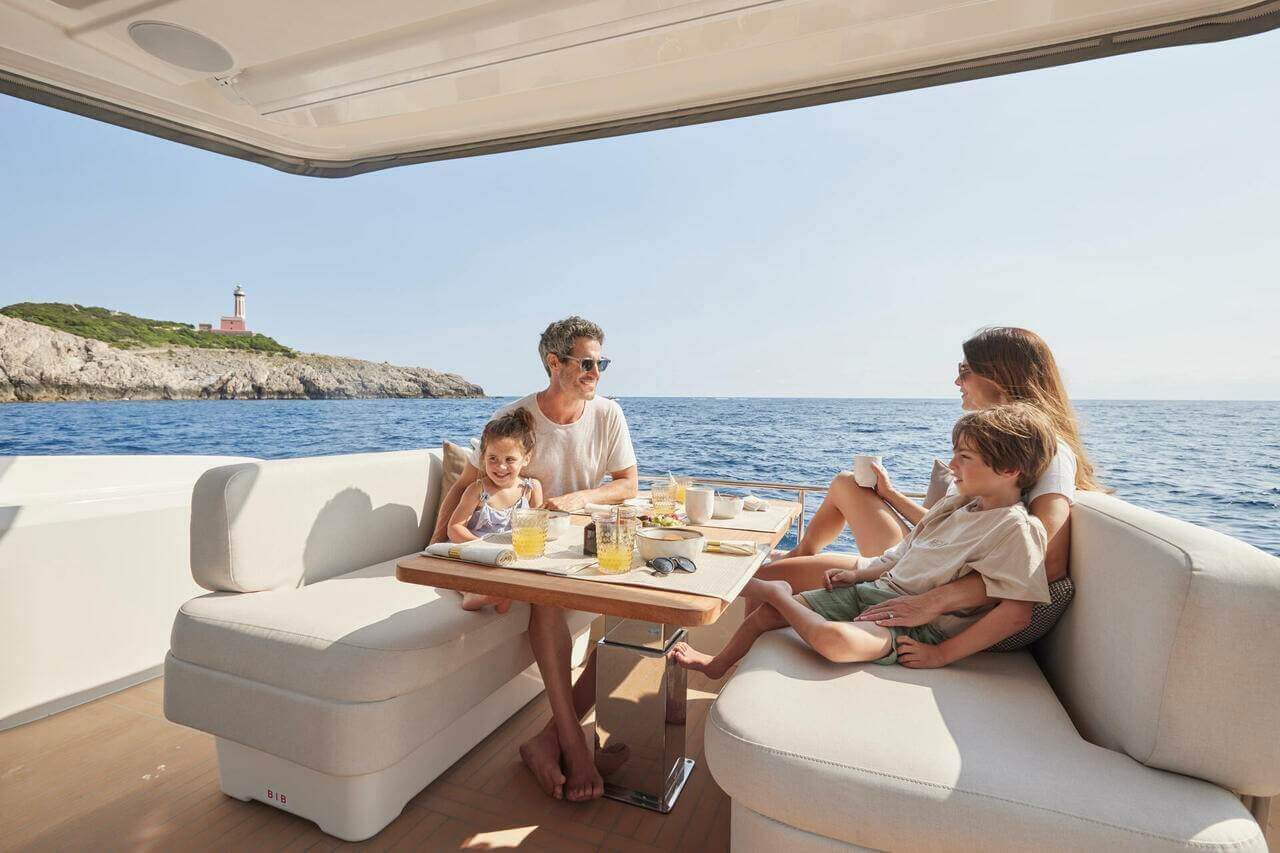 Prestige F4.9 extended overhead provides shade