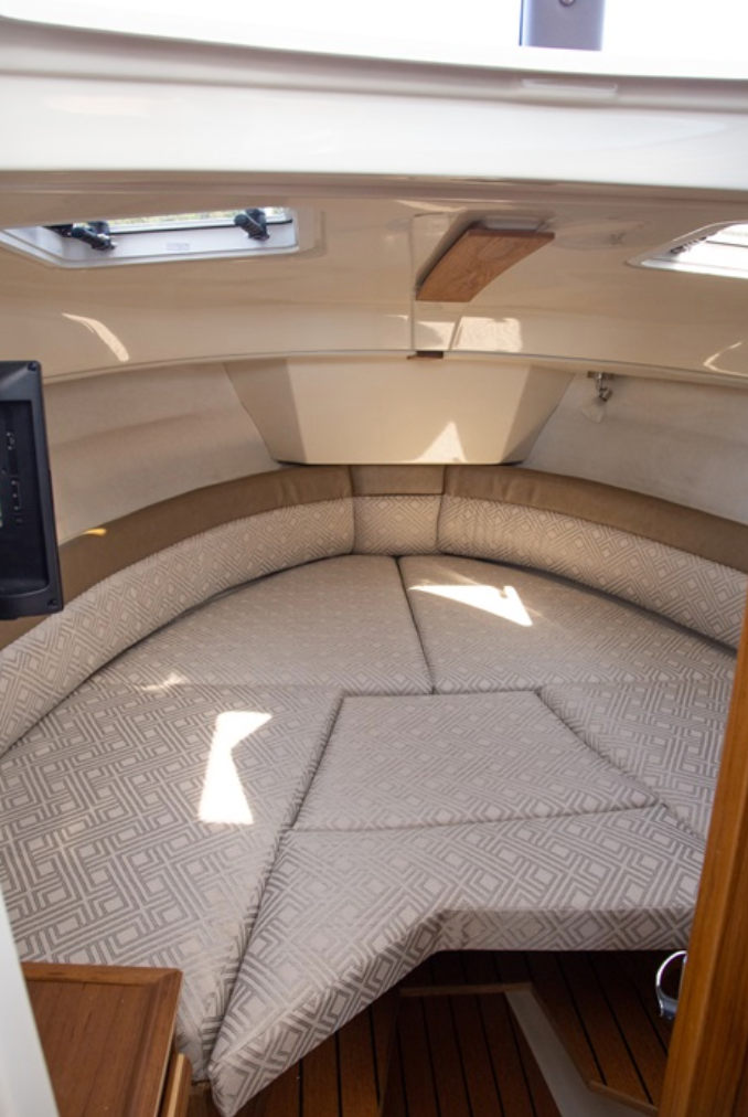 RangerR25-V-berth.png