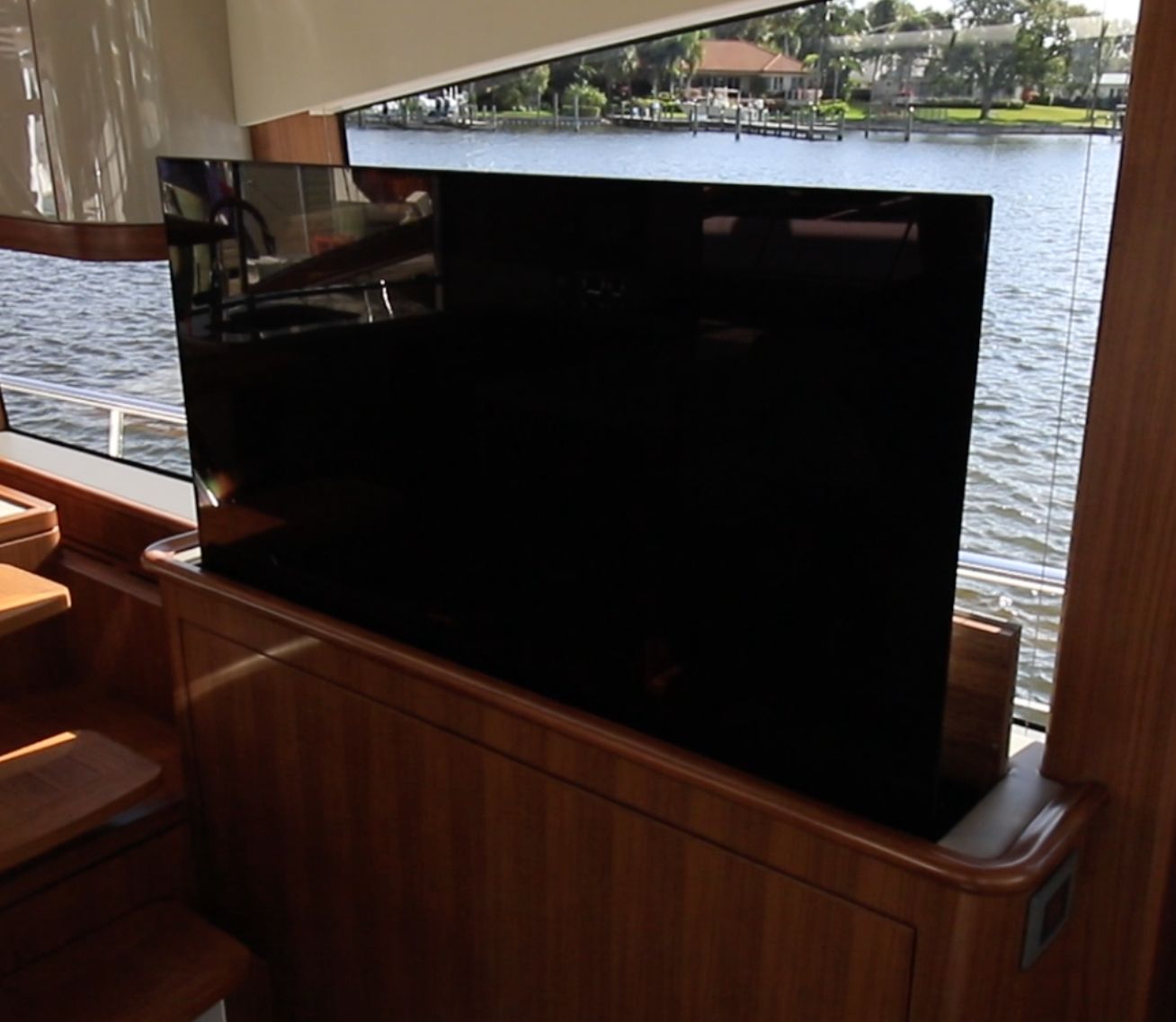 Riviera Belize 66 Daybridge