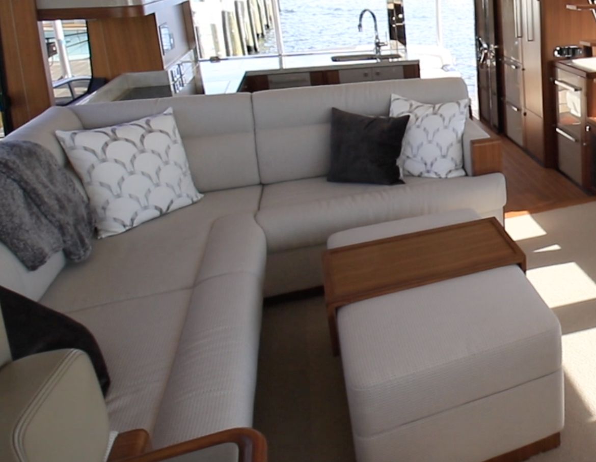 Riviera Belize 66 Daybridge