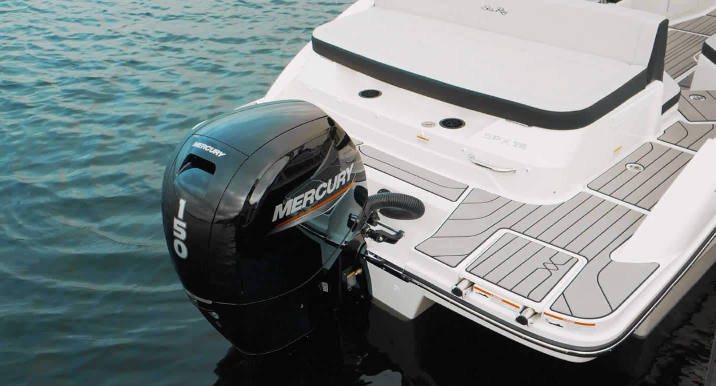 Sea Ray 210 SPX OB platform