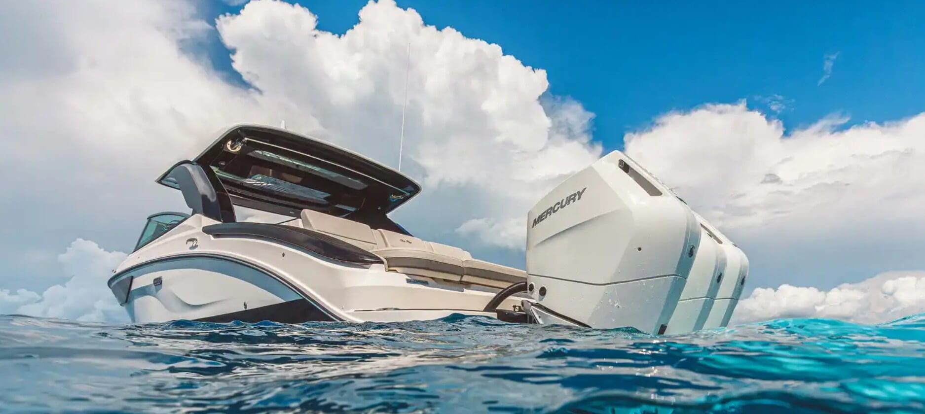 Sea Ray SLX 360 OB aft