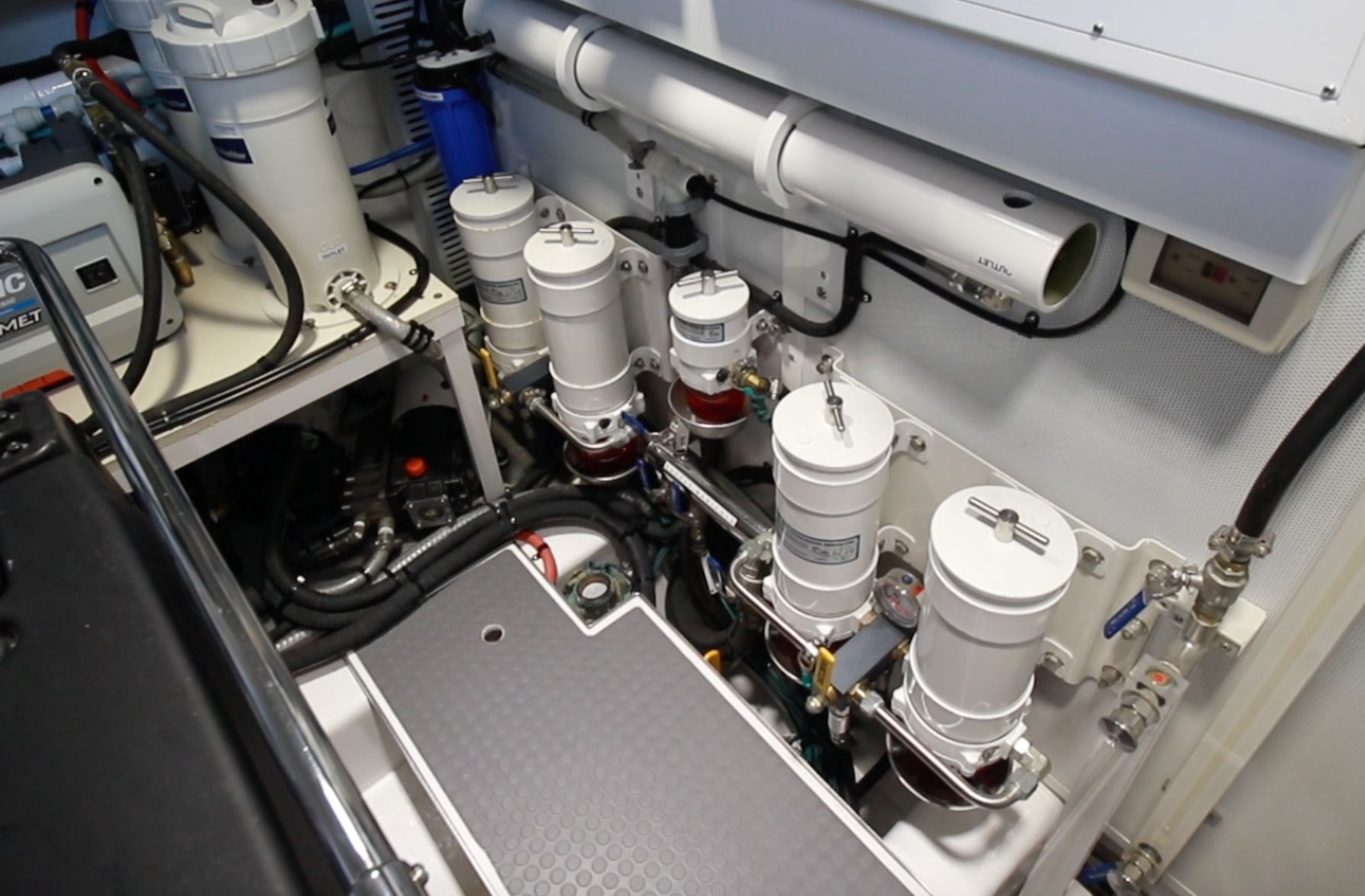 Riviera Belize 66 Daybridge