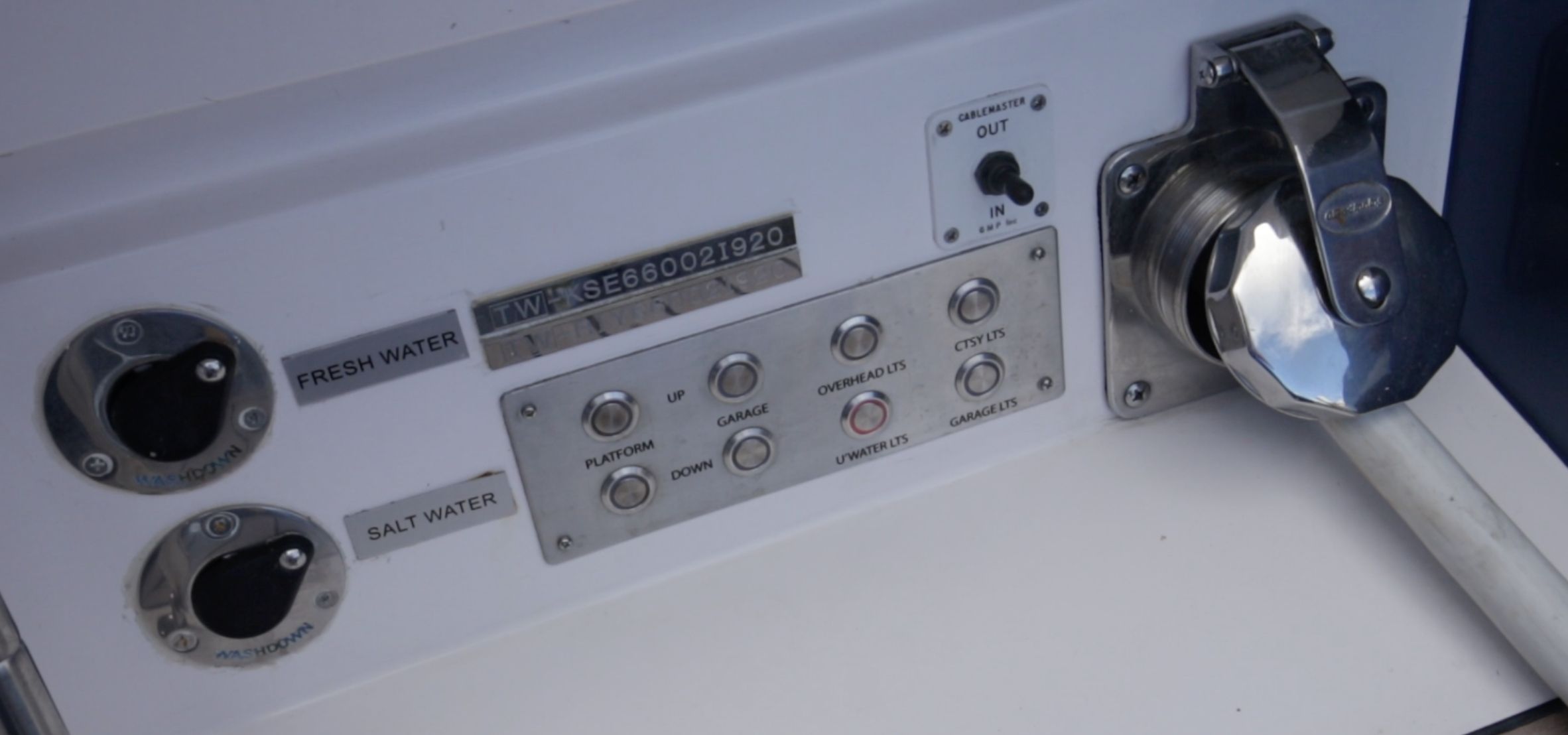 Riviera Belize 66 Daybridge